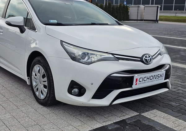 Toyota Avensis cena 39900 przebieg: 227316, rok produkcji 2018 z Strzelin małe 742